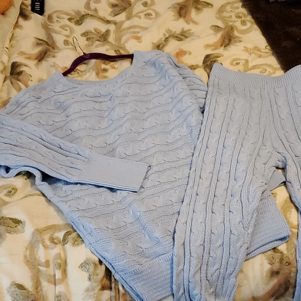 ⚡️Fashion Nova sweater set - Picture 3 of 16